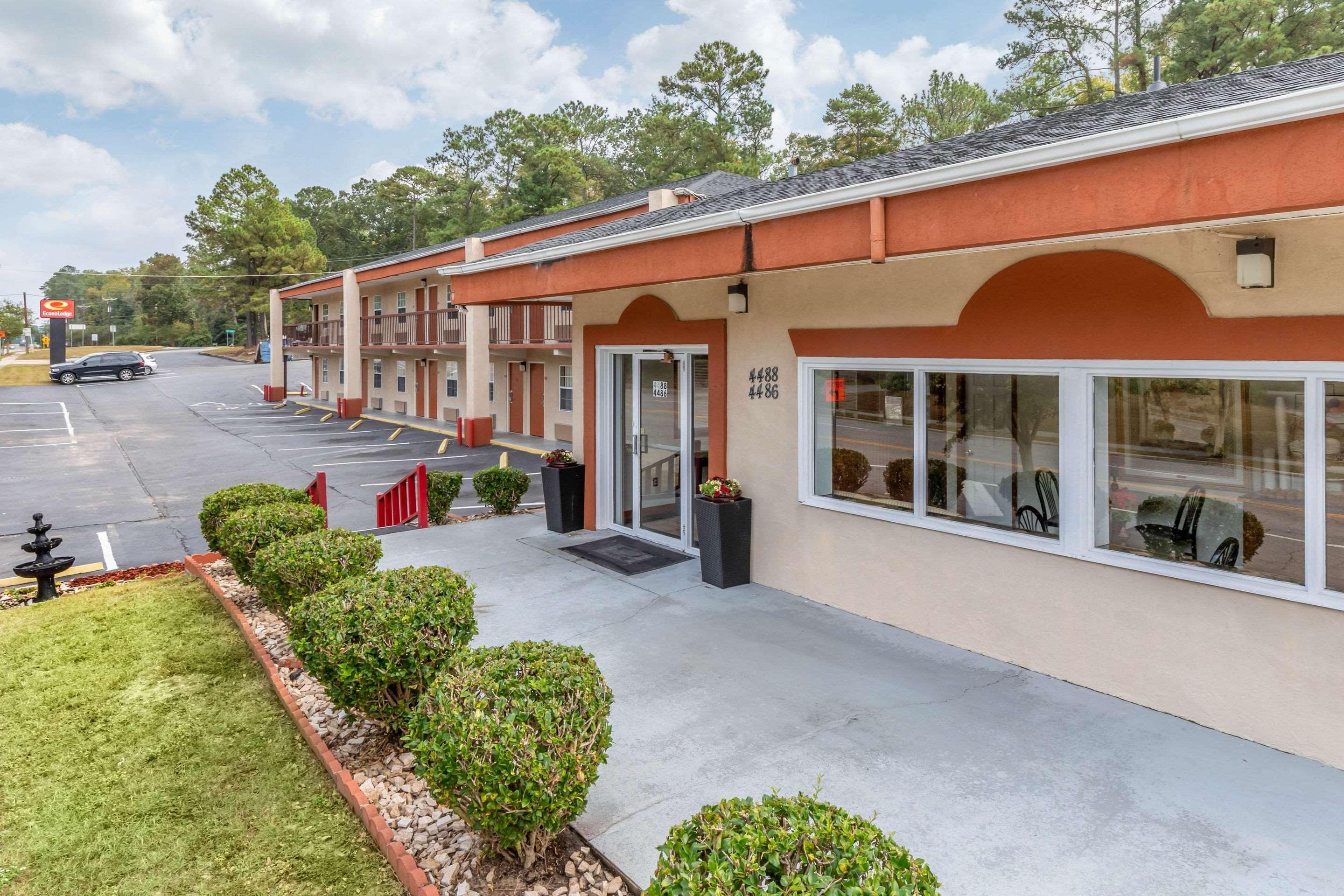 Econo Lodge Fort Jackson Columbia Exterior photo