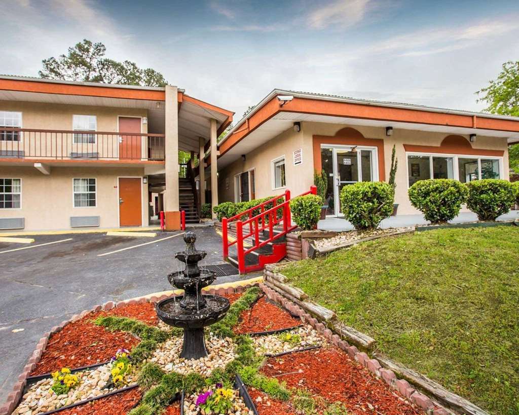 Econo Lodge Fort Jackson Columbia Exterior photo